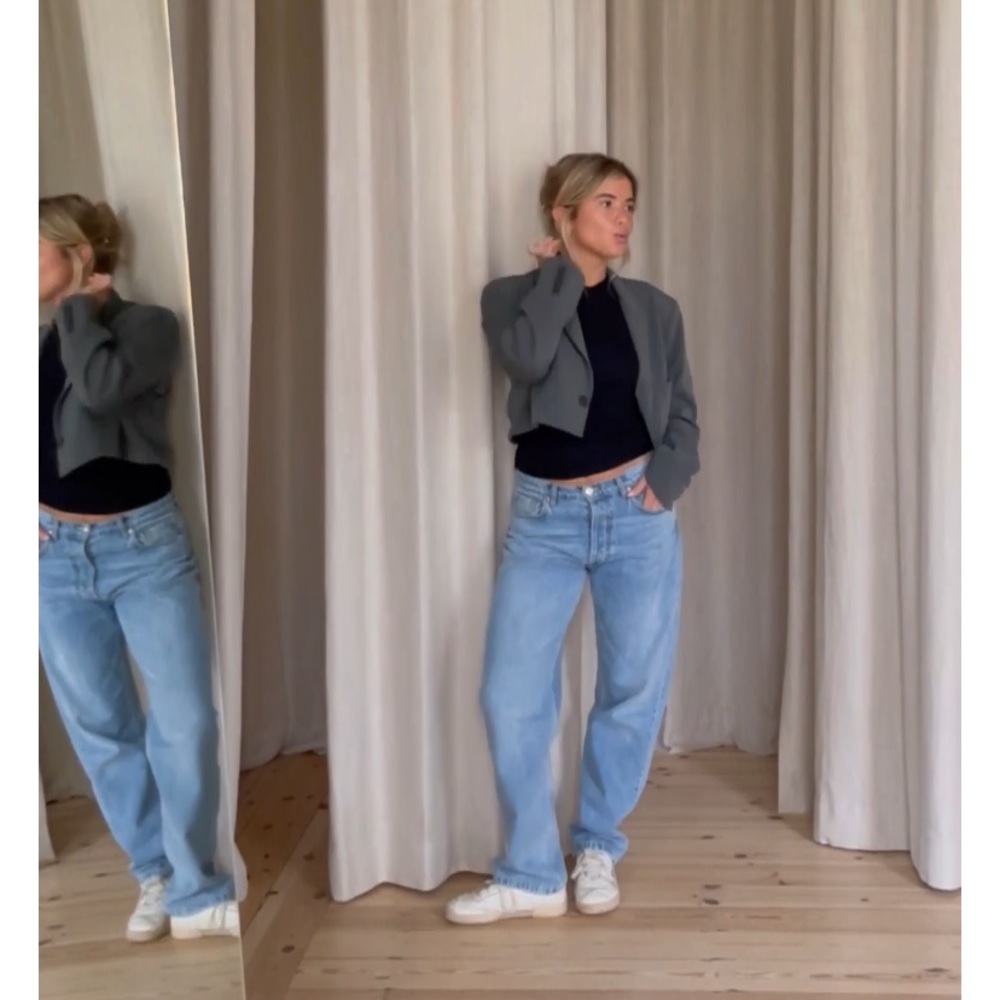 Djerf Avenue Relaxed Jeans in Washed Blue